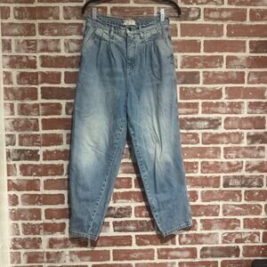 Free People Faded Love Pleated Jeans Women’s Size 27 Light Wash High Rise